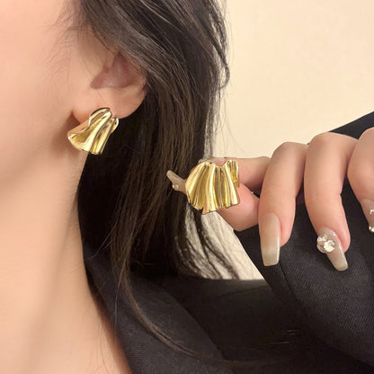 Klassinen Korvarengas ajattomalla viehätyksellä