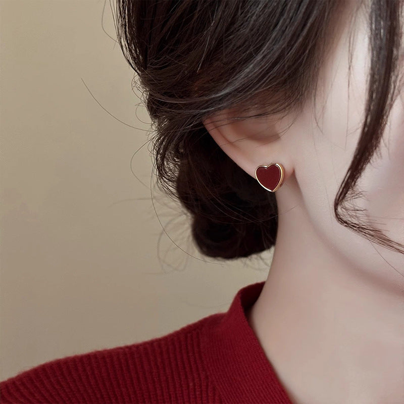 Kaunis Korvarengas ainutlaatuisella tyylillä