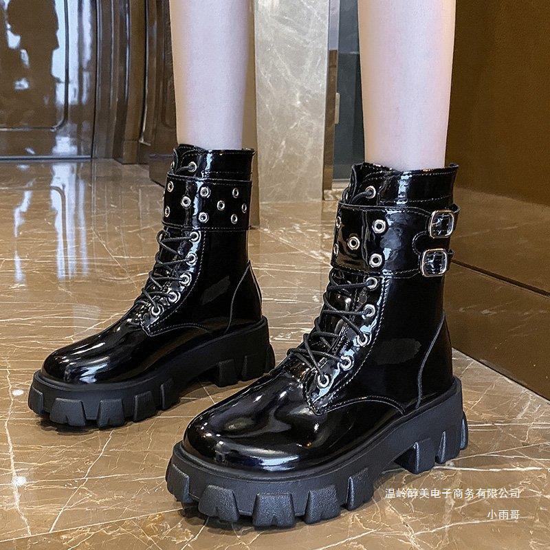 Tyylikkäät Ortopediset Saappaat Ainutlaatuisella Muotoilulla