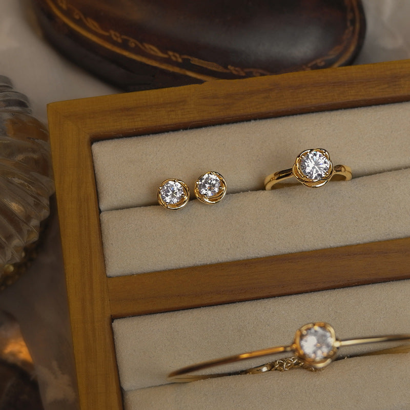 Klassinen Korvarengas ajattomalla viehätyksellä