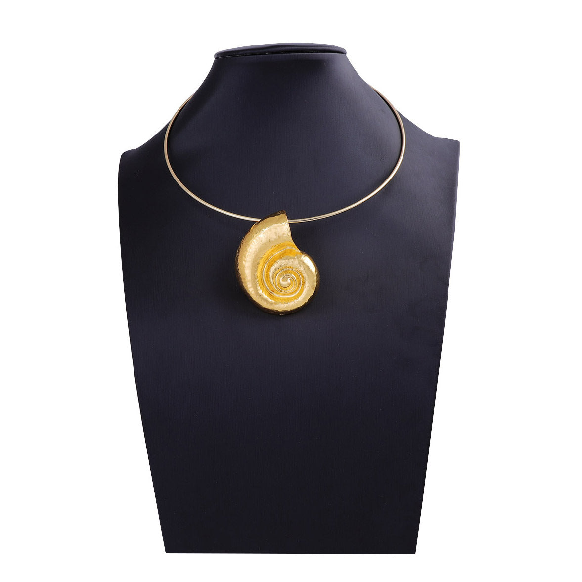 Klassinen Riipus ajattomalla viehätyksellä