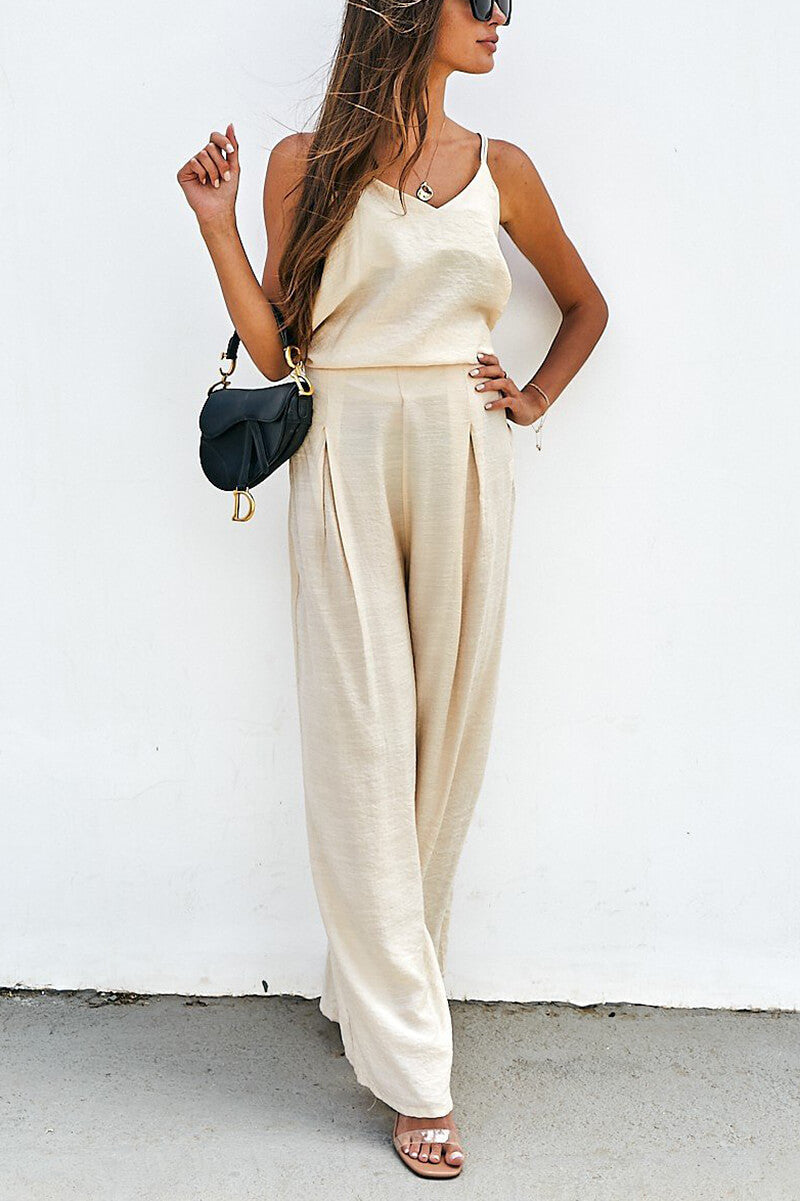 Effortlessly Elegant Pants with a Timeless Design