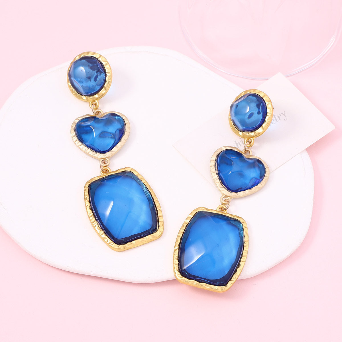 Hurmaava Korvarengas jokaiseen tilaisuuteen