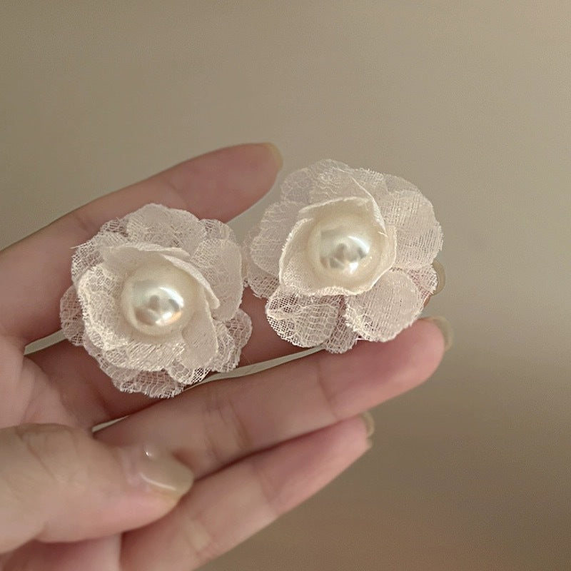 Elegantti Korvarengas jokaiseen tilaisuuteen