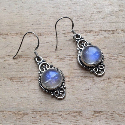 Klassinen Sormus ajattomalla viehätyksellä