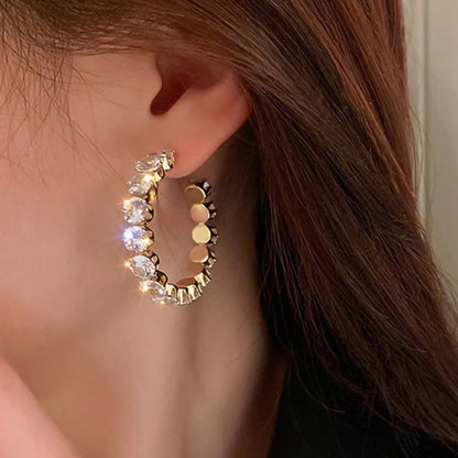 Klassinen Korvarengas ajattomalla viehätyksellä