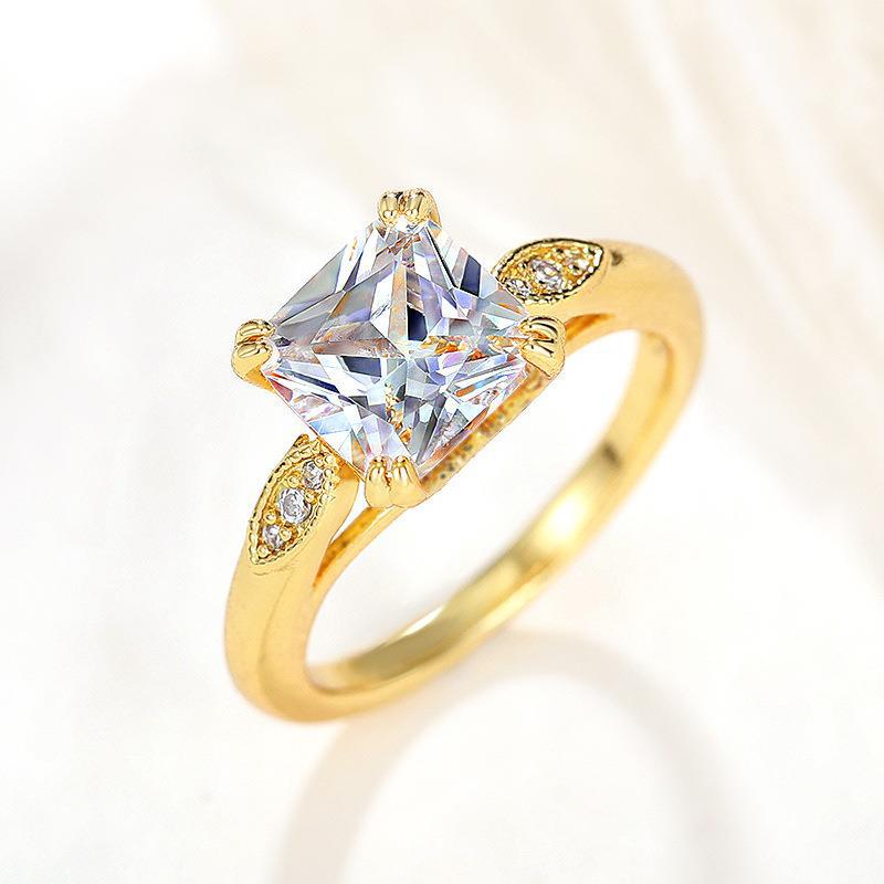 Klassinen Kulta Sormus ajattomalla viehätyksellä