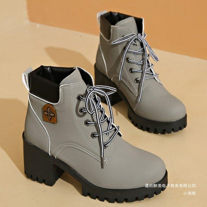 Tyylikkäät Ortopediset Saappaat Ainutlaatuisella Muotoilulla