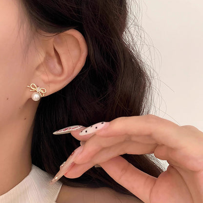 Kaunis Kulta Korvarengas ainutlaatuisella tyylillä