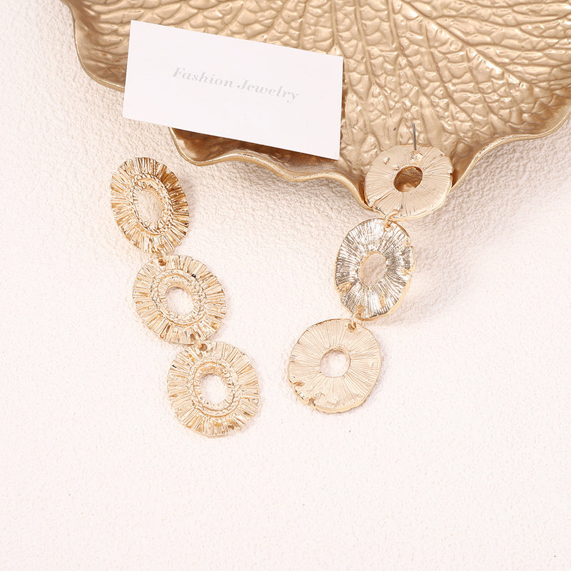 Klassinen Korvarengas ajattomalla viehätyksellä