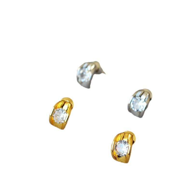 Kaunis Hopea Korvarengas ainutlaatuisella tyylillä