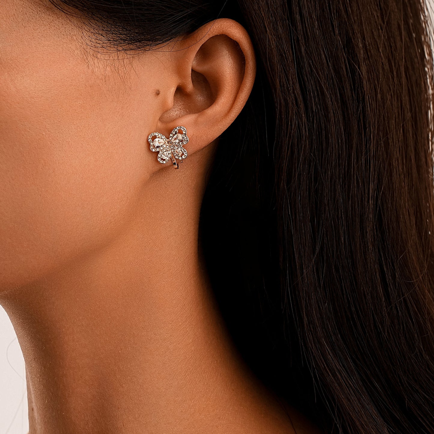 Klassinen Korvarengas ajattomalla viehätyksellä