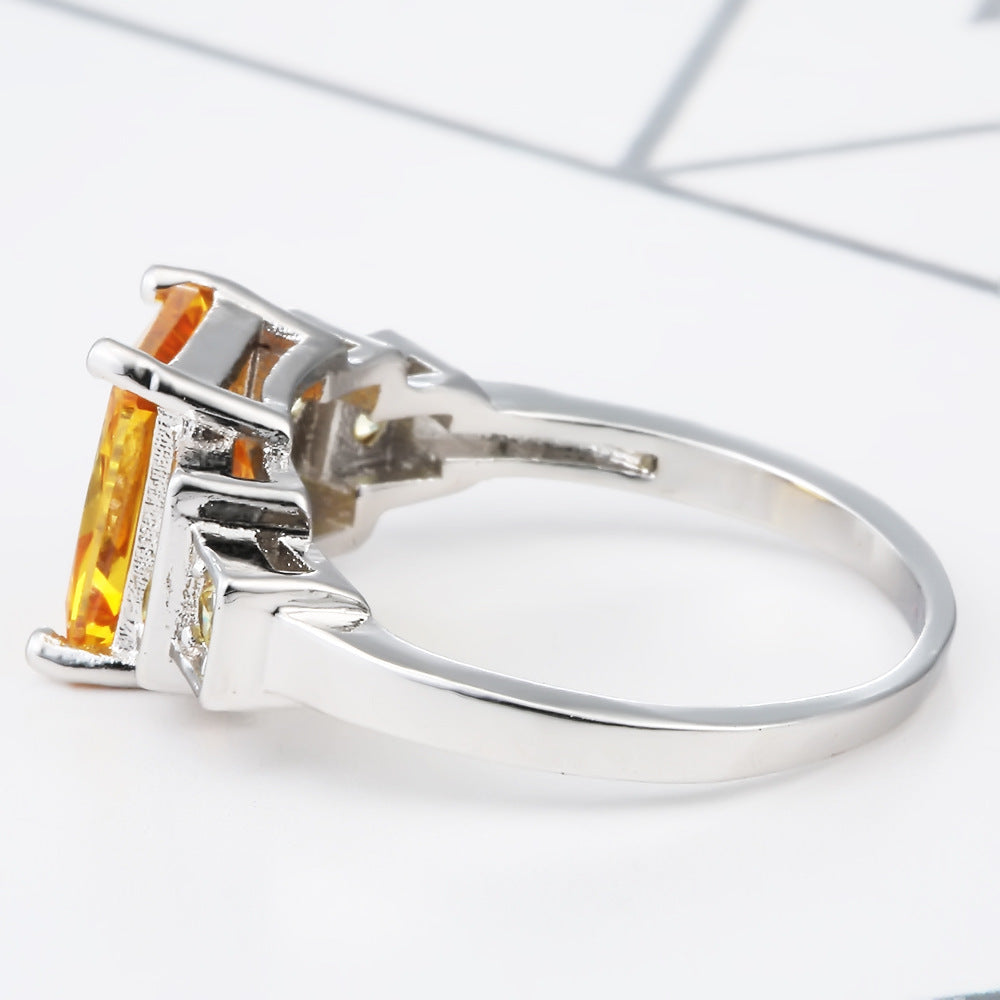 Kaunis Sormus ainutlaatuisella tyylillä