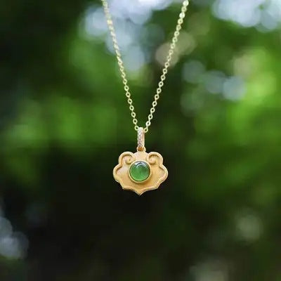 Klassinen Hopea Kaulakoru ajattomalla viehätyksellä