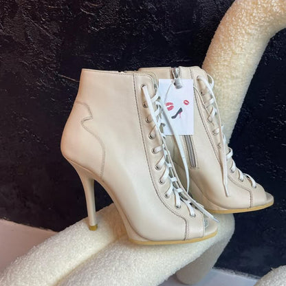 Klassiset Ortopediset Saappaat Ajattomalla Tyylillä