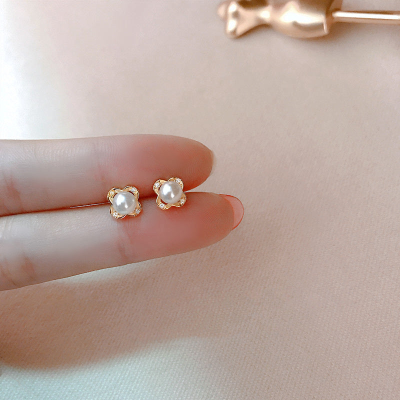 Hurmaava Helmi Korvarengas jokaiseen tilaisuuteen