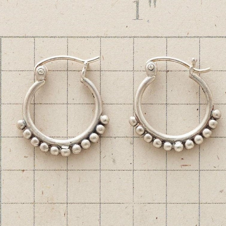 Käsintehty vintage Korvarengas