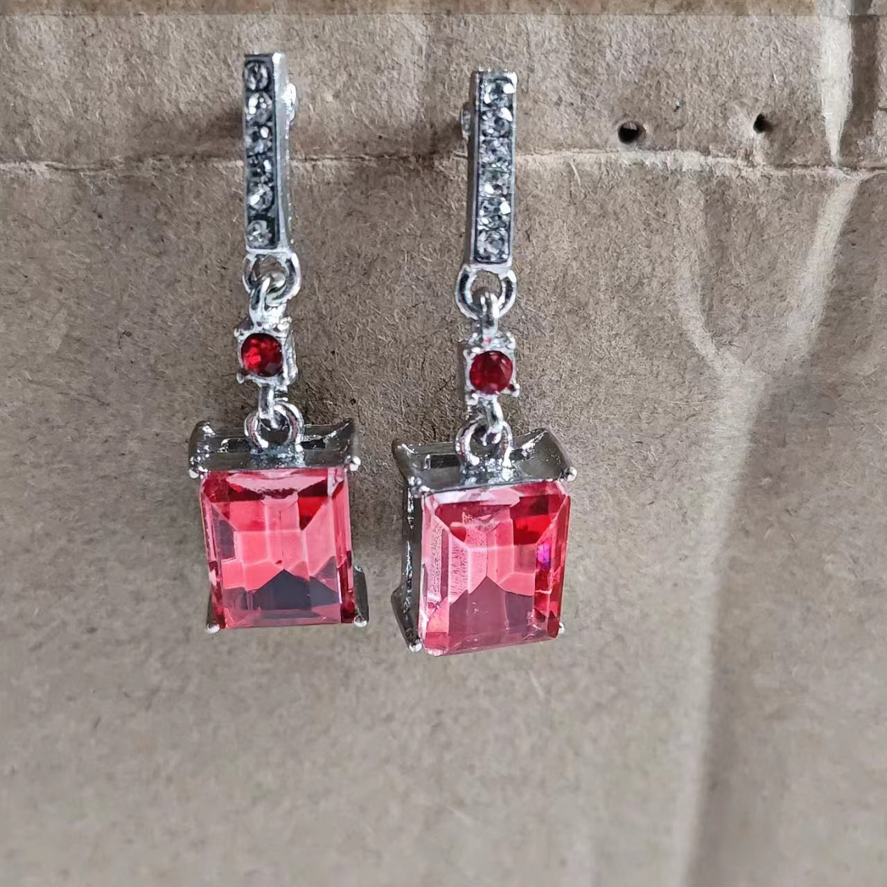 Hurmaava Korvarengas jokaiseen tilaisuuteen