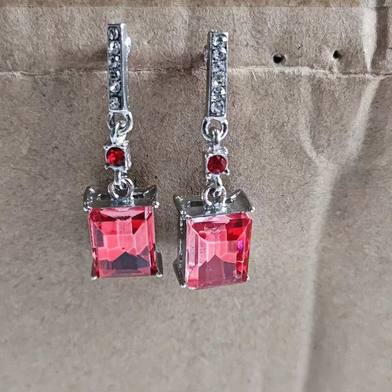 Hurmaava Korvarengas jokaiseen tilaisuuteen