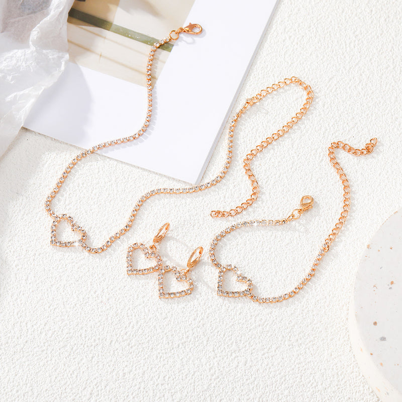 Hurmaava Kaulakoru jokaiseen tilaisuuteen