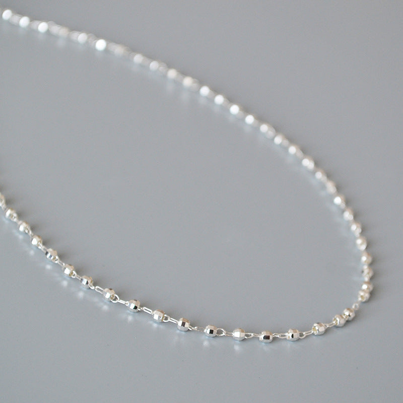 Klassinen Hopea Kaulakoru ajattomalla viehätyksellä