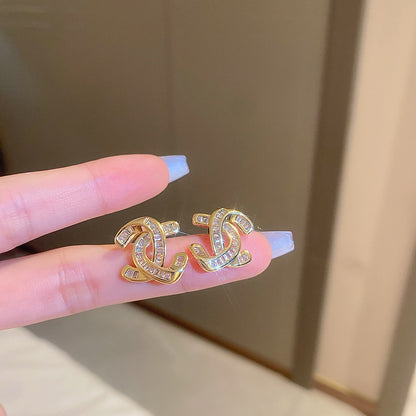 Elegantti Kulta Korvarengas jokaiseen tilaisuuteen