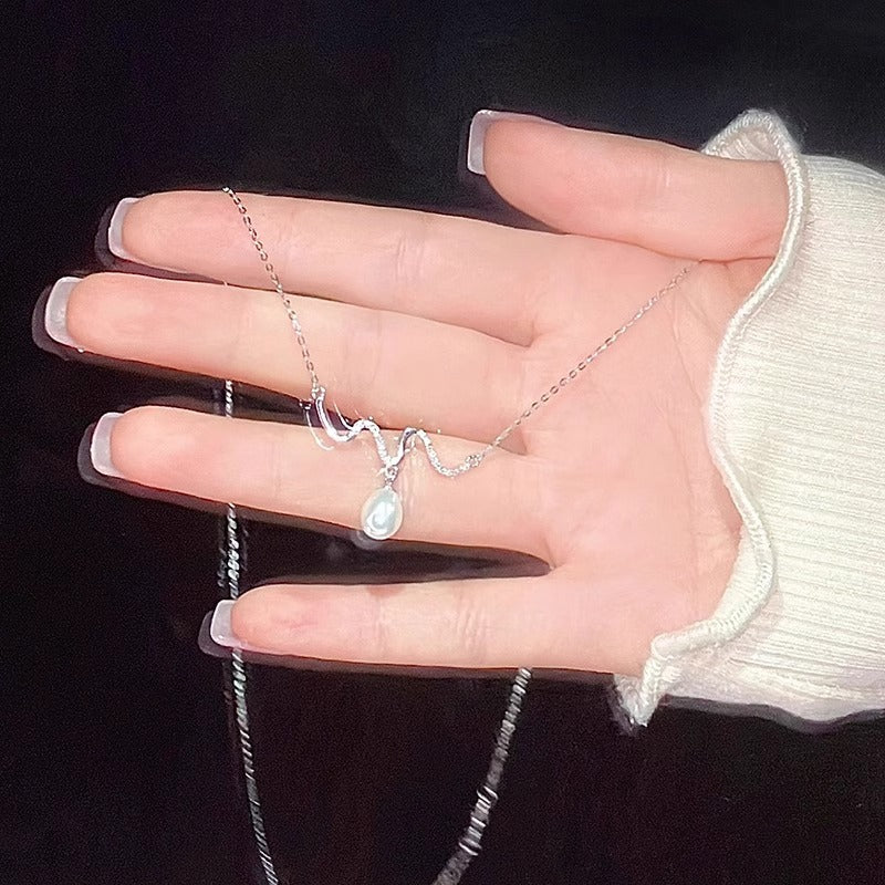 Romanttinen Helmi Kaulakoru erityisiin hetkiin