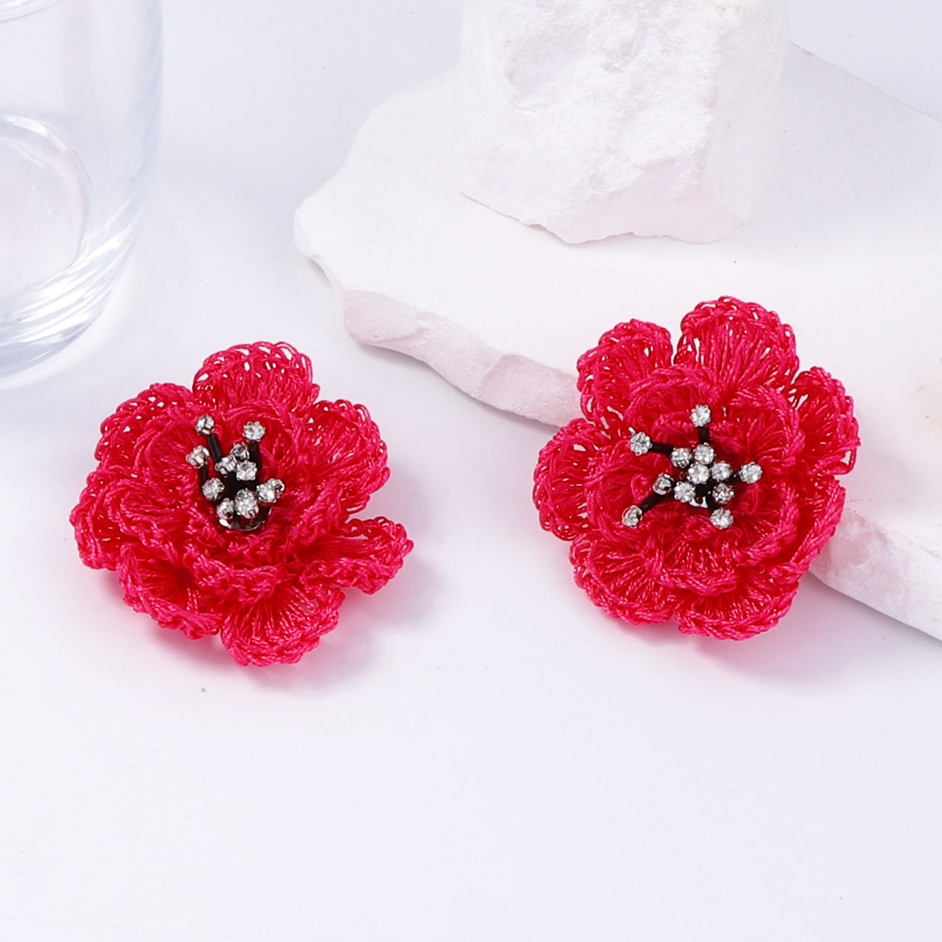 Kaunis Korvarengas ainutlaatuisella tyylillä