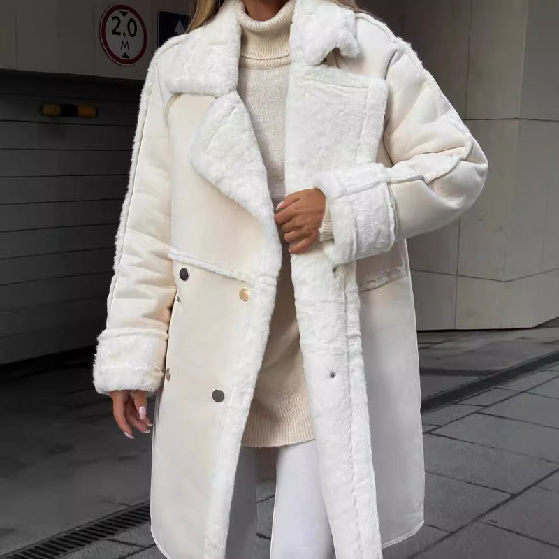 Well Tailored Coat with a Graceful Silhouette