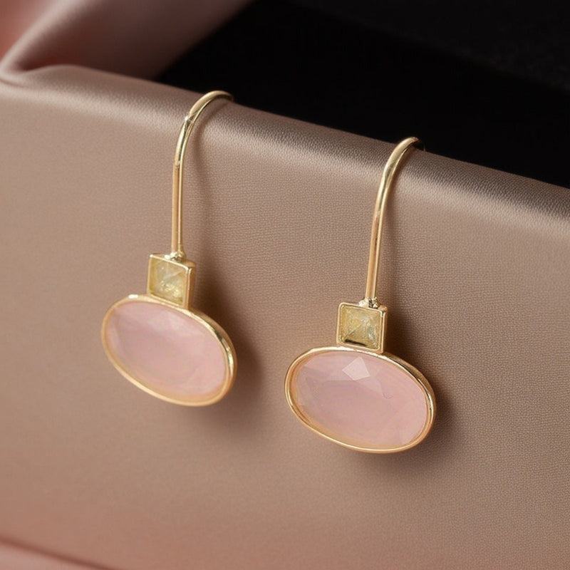 Kaunis Sormus ainutlaatuisella tyylillä