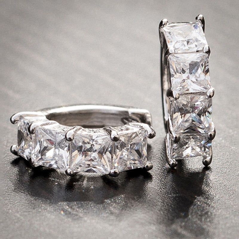 Hurmaava Korvarengas jokaiseen tilaisuuteen