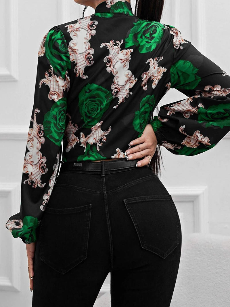 Effortlessly Elegant Blouse with a Timeless Design