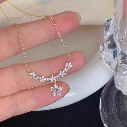 Elegantti Kaulakoru jokaiseen tilaisuuteen