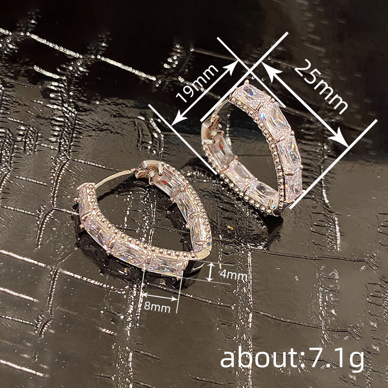 Klassinen Korvarengas ajattomalla viehätyksellä