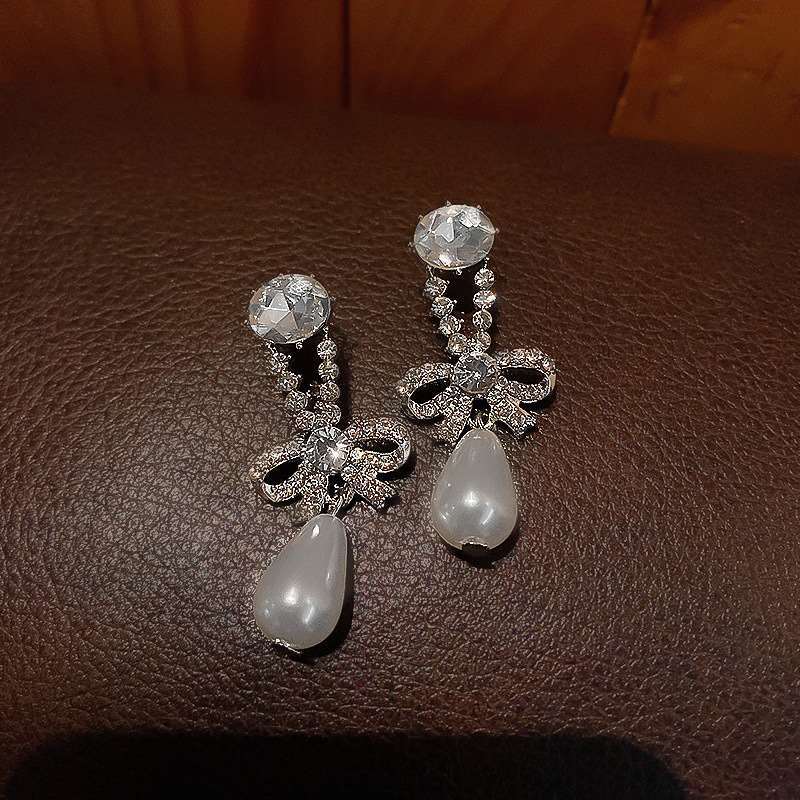 Käsintehty vintage Helmi Korvarengas