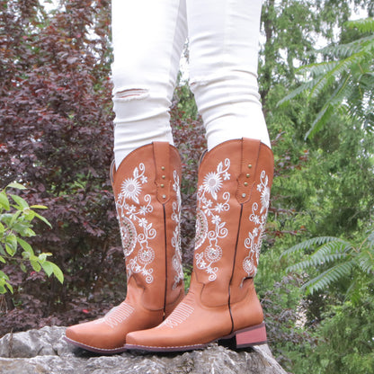 Tyylikkäät Ortopediset Saappaat Ainutlaatuisella Muotoilulla