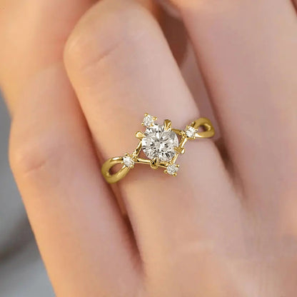 Hurmaava Sormus jokaiseen tilaisuuteen