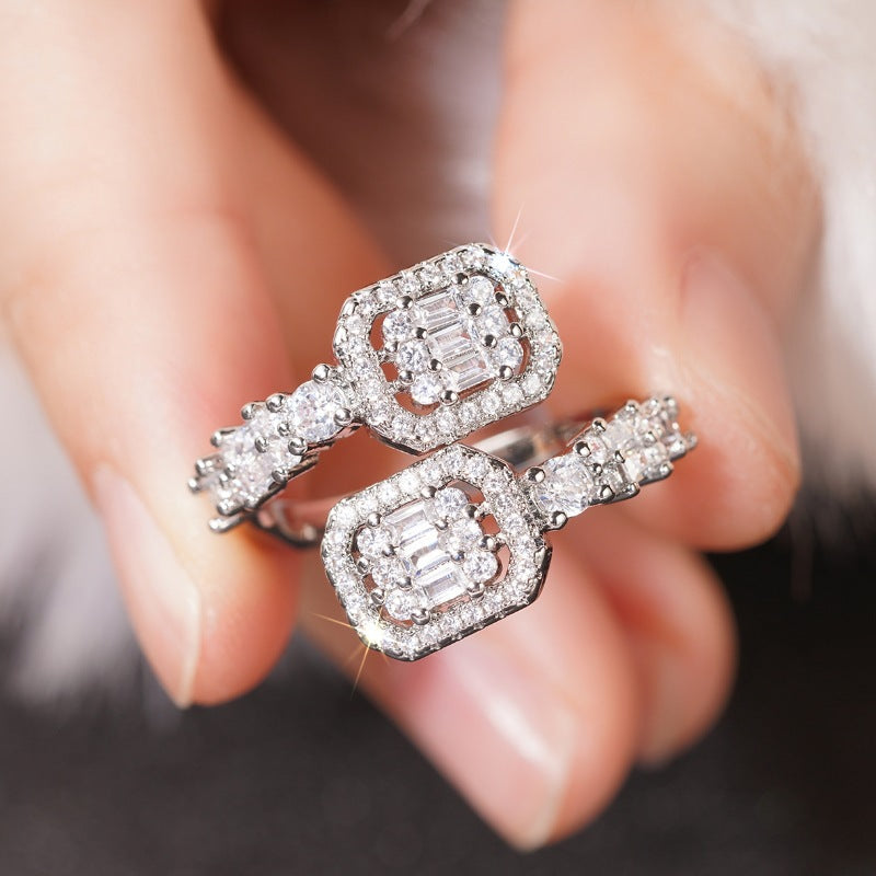 Klassinen Sormus ajattomalla viehätyksellä