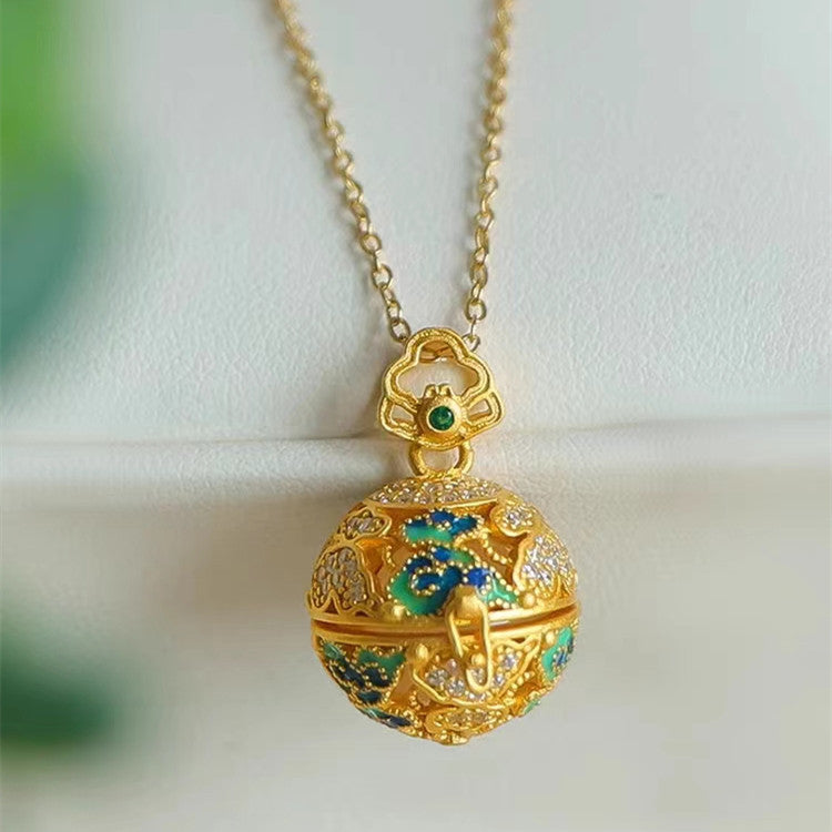 Kaunis Kulta Riipus ainutlaatuisella tyylillä