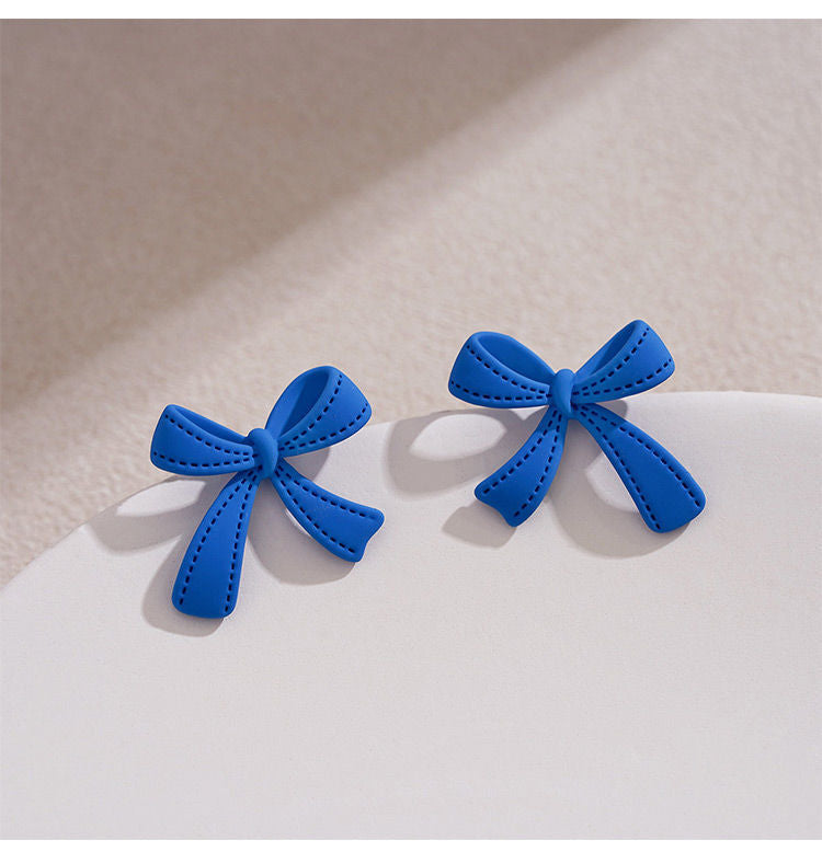 Kaunis Korvarengas ainutlaatuisella tyylillä