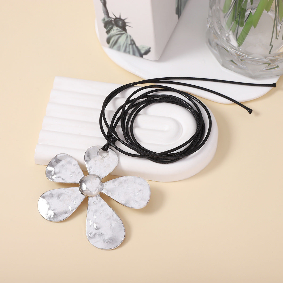 Hurmaava Kaulakoru jokaiseen tilaisuuteen