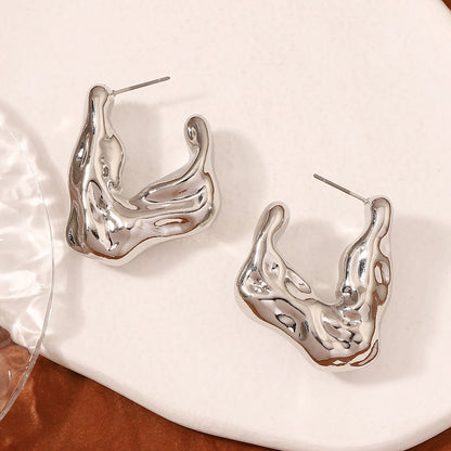 Kaunis Korvarengas ainutlaatuisella tyylillä