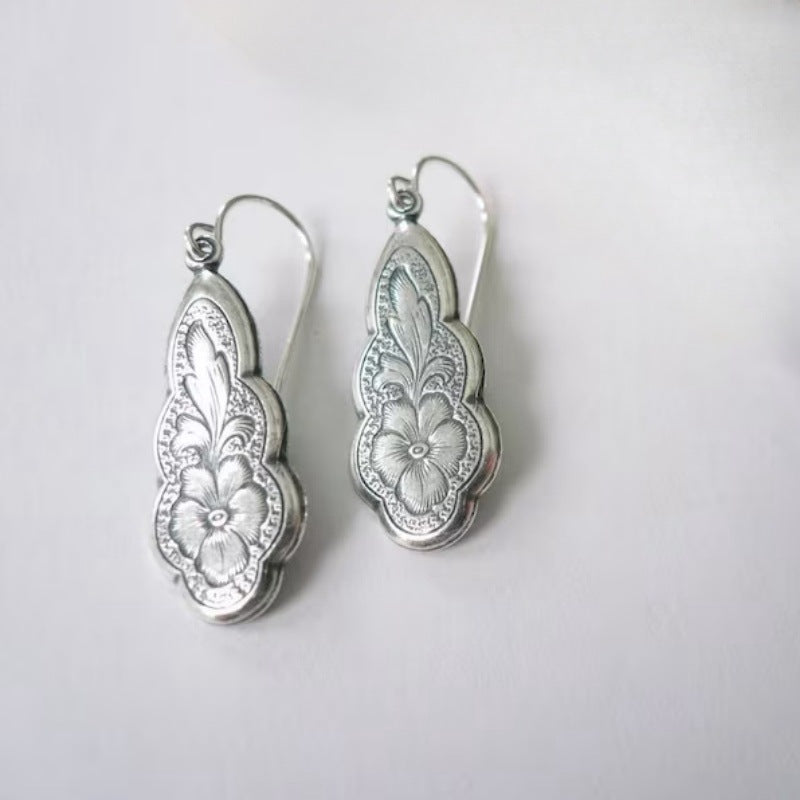 Klassinen Korvarengas ajattomalla viehätyksellä