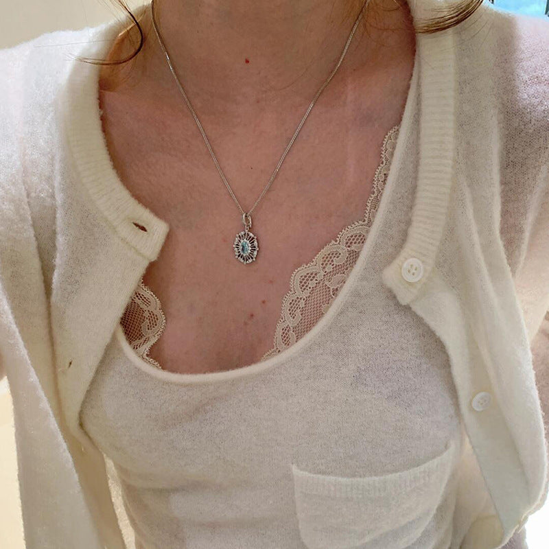 Kaunis Koru ainutlaatuisella tyylillä