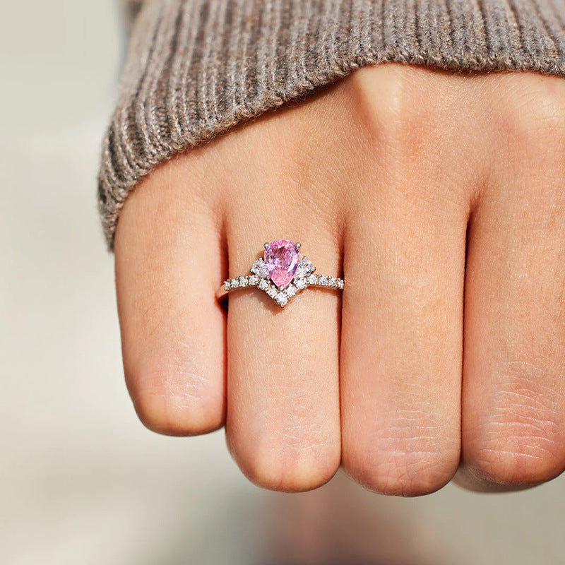 Hurmaava Sormus jokaiseen tilaisuuteen