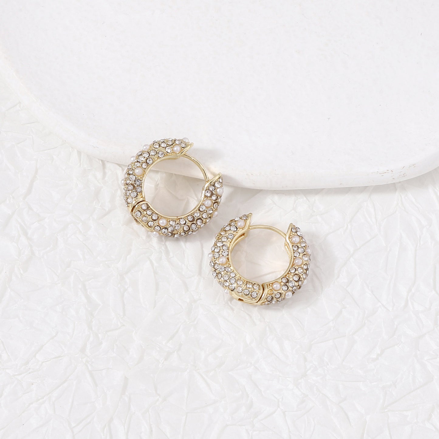 Hurmaava Korvarengas jokaiseen tilaisuuteen