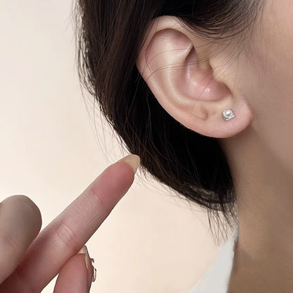 Klassinen Helmi Korvarengas ajattomalla viehätyksellä