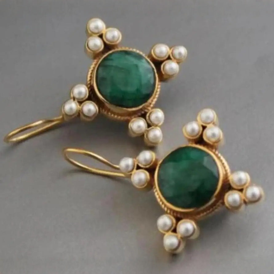 Klassinen Sormus ajattomalla viehätyksellä