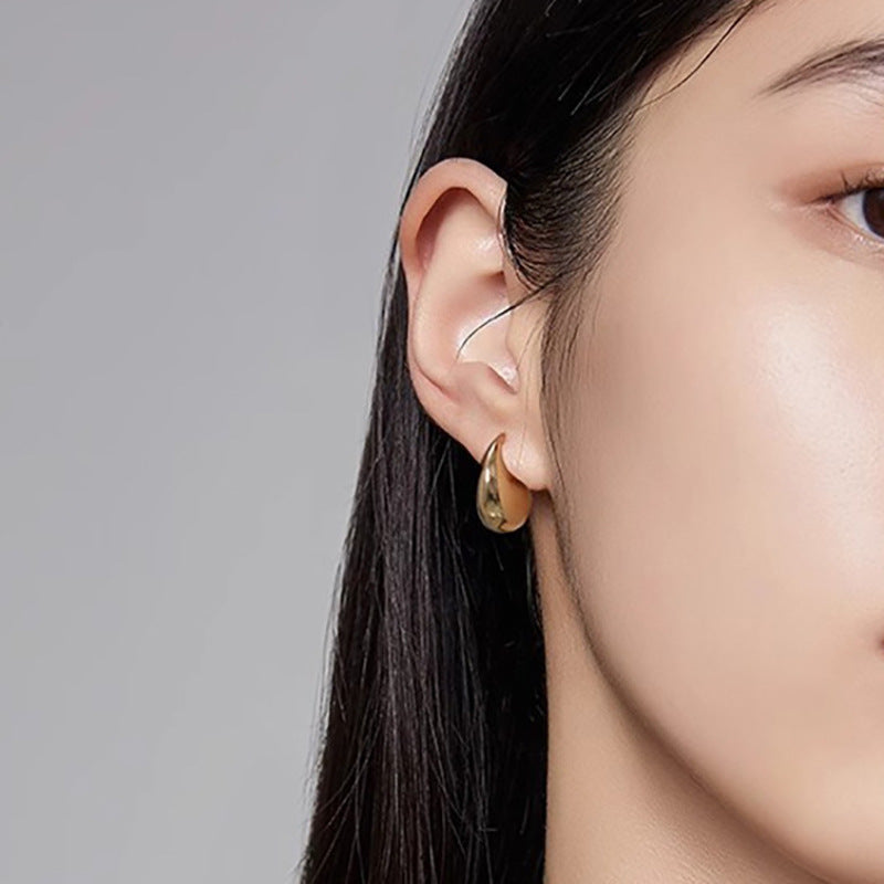 Kaunis Korvarengas ainutlaatuisella tyylillä