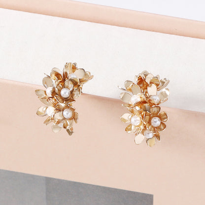 Hurmaava Helmi Korvarengas jokaiseen tilaisuuteen